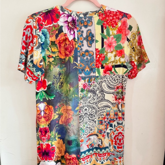 Johnny Was Catalina Block
Multicolor Print Top Size S-
Boho Hippie Festival - Picture 2 of 10